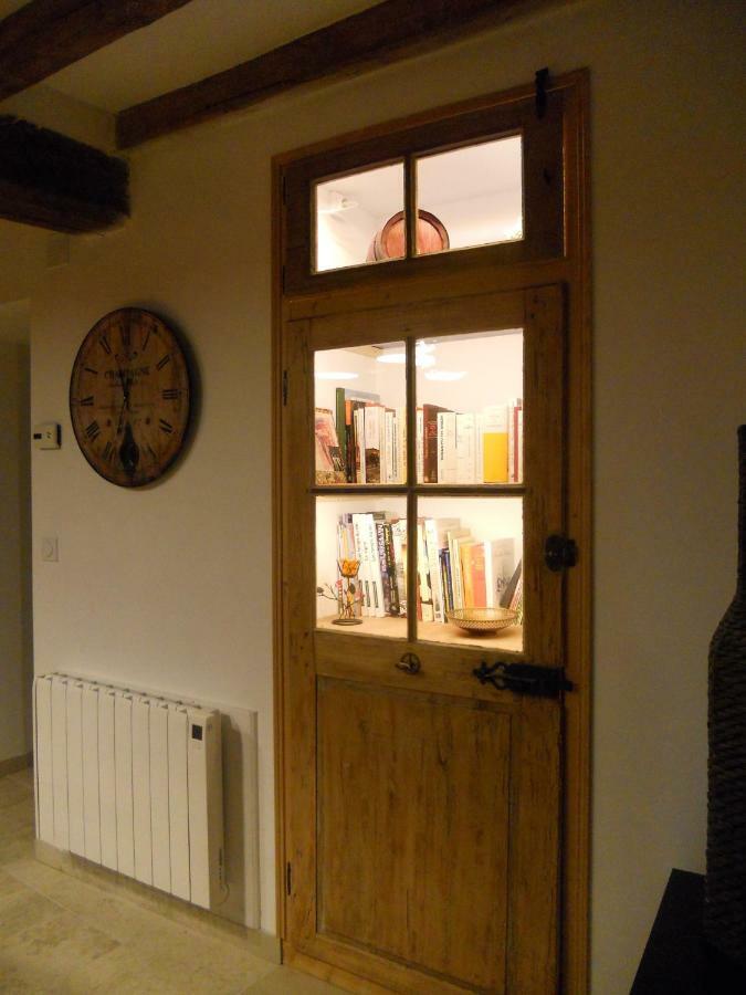 Gite La Nuit Etoilee Chez Champagne Mathelin Mareuil-le-Port Екстериор снимка