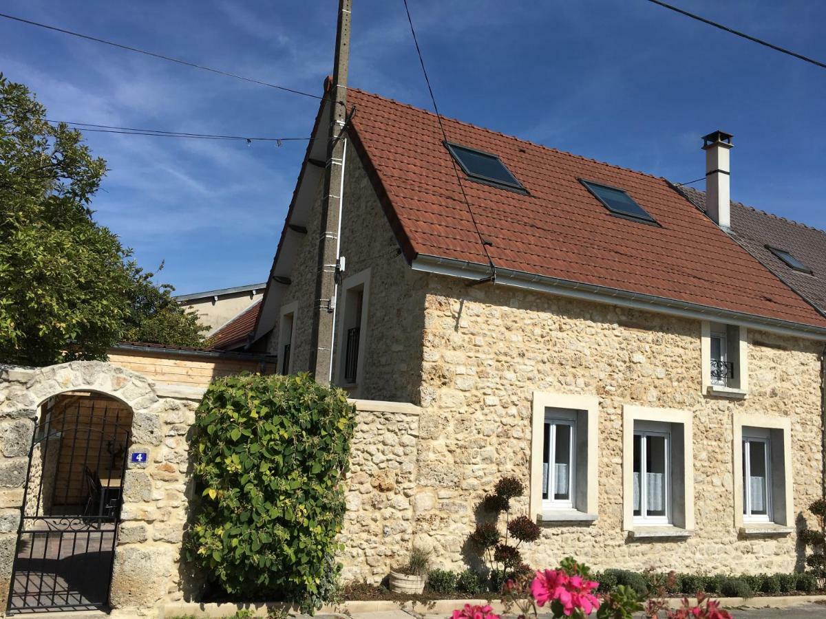 Gite La Nuit Etoilee Chez Champagne Mathelin Mareuil-le-Port Екстериор снимка